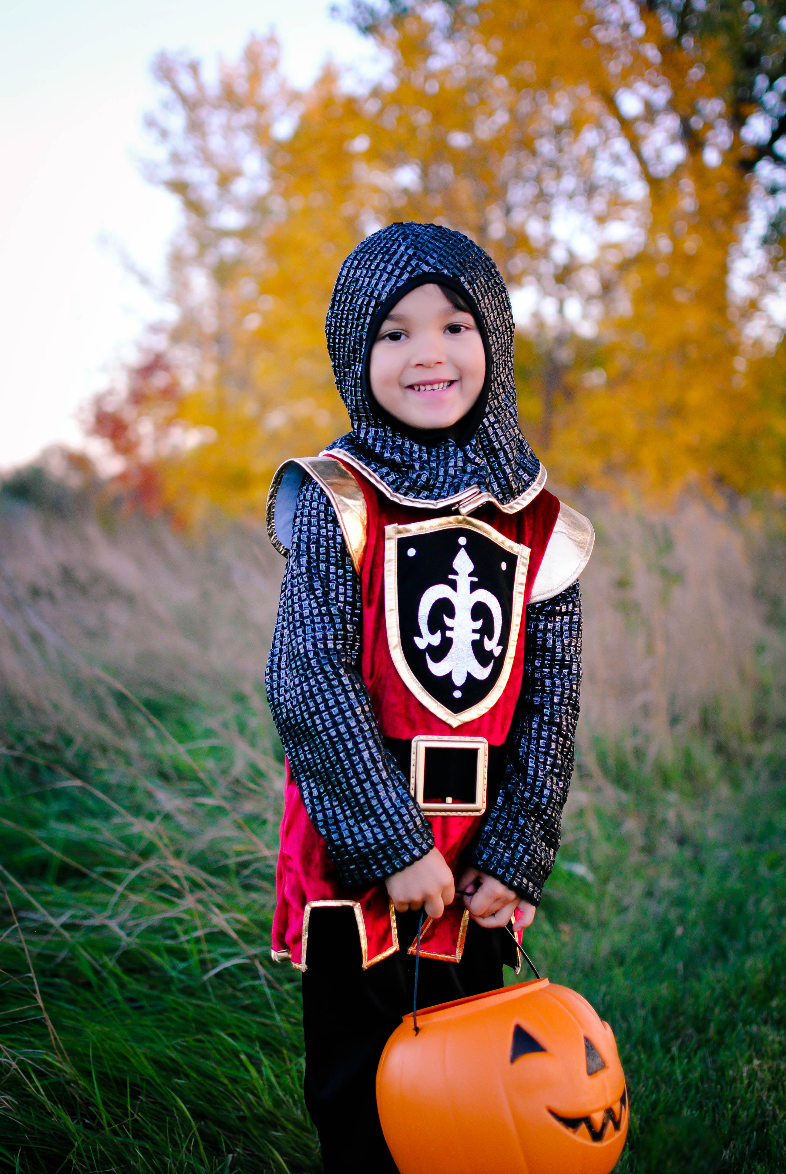 vanessa-lambert-blogger-behind-what-would-v-wear-takes-her-son-kingston-trick-or-treating-for-halloween_her-son-wears-a-knight-costume-from-marks-and-spencer_15-2
