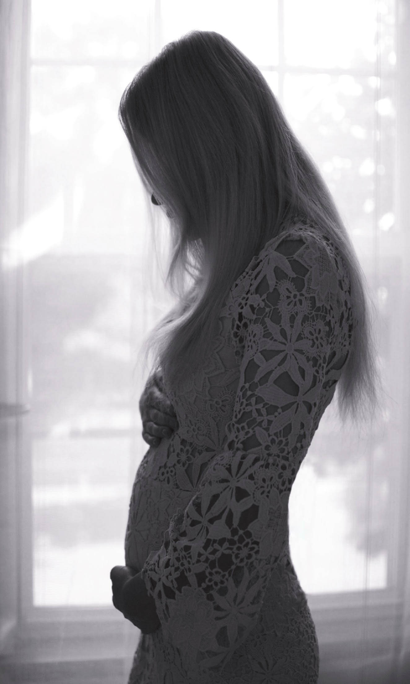 vanessa-lambert-blogger-behind-what-would-v-wear-is-15-weeks-pregnant-expecting-baby-number-2-wearing-a-lace-dress-in-pink_8