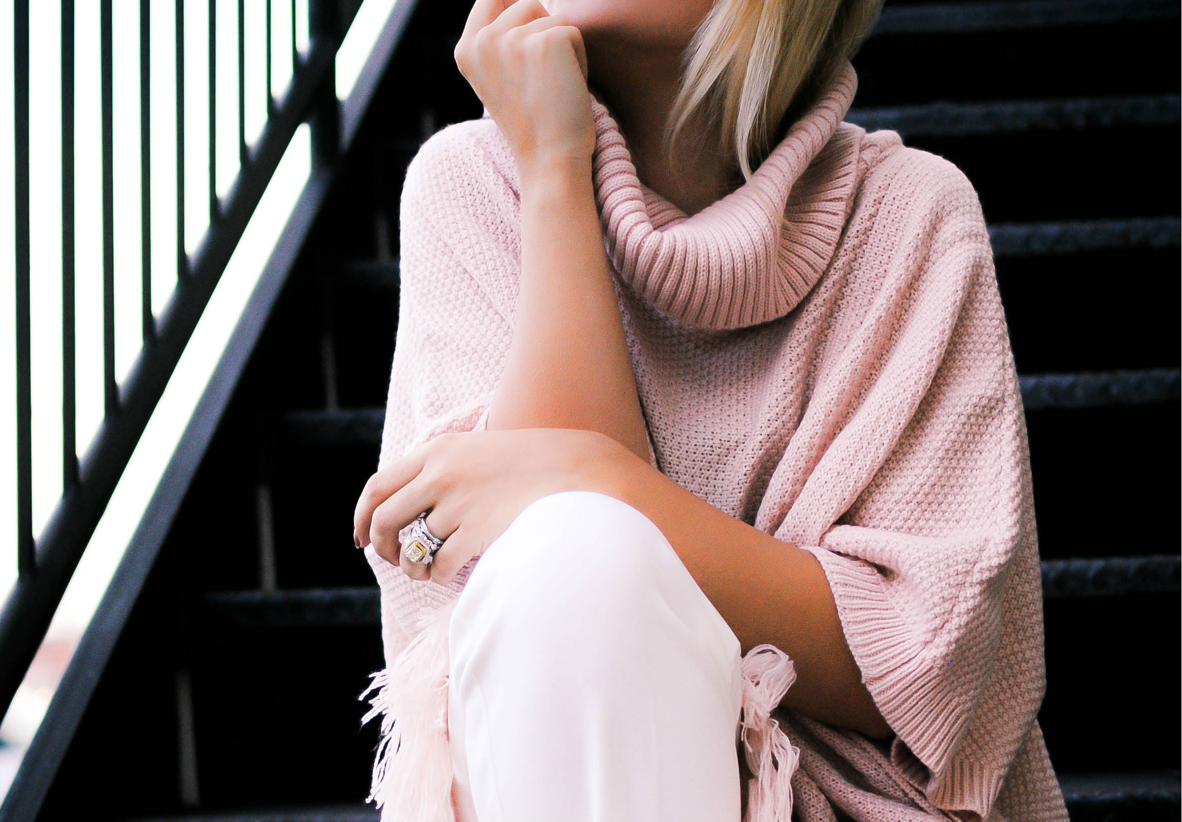 vanessa-lambert-blogger-behind-what-would-v-wear-wears-a-cozy-pink-sweater-from-new-york-and-company-paired-with-white-pants_2