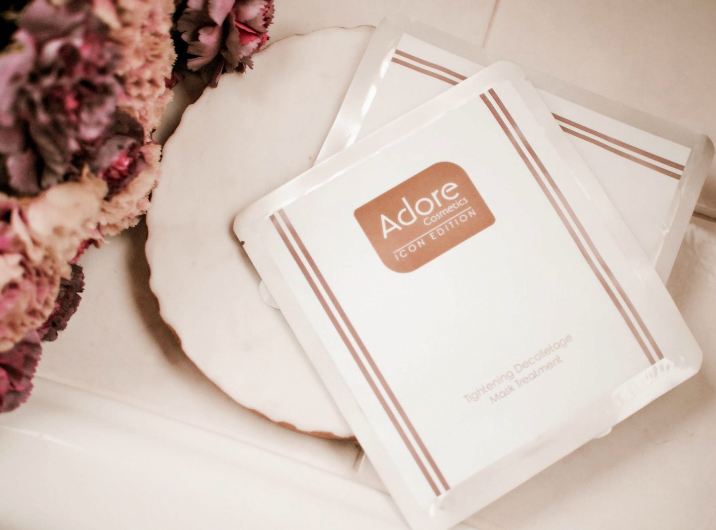 Vanessa-Lambert-Winter-Skincare-Routine-Adore-Cosmetics-Review-Tightening Décolletage Mask Treatment