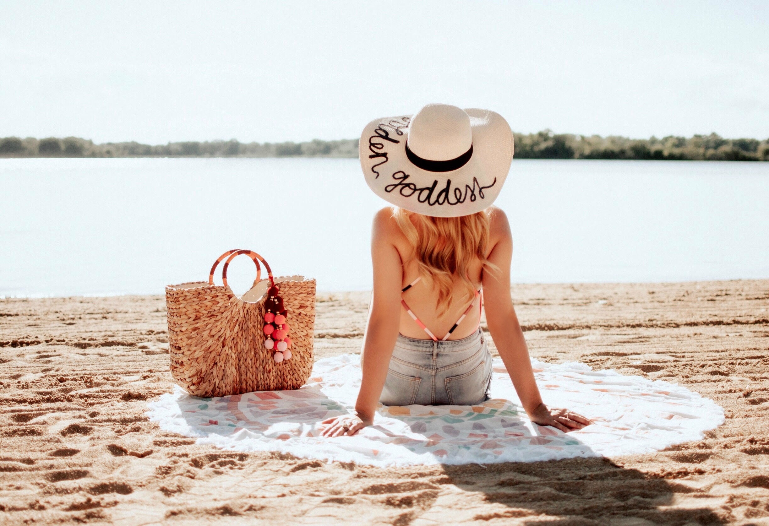  Summer-Hair-Care-Beach-bag-Hair-Cuttery-Cibu-Vanessa-Lambert-What-Would-V-Wear-blogger