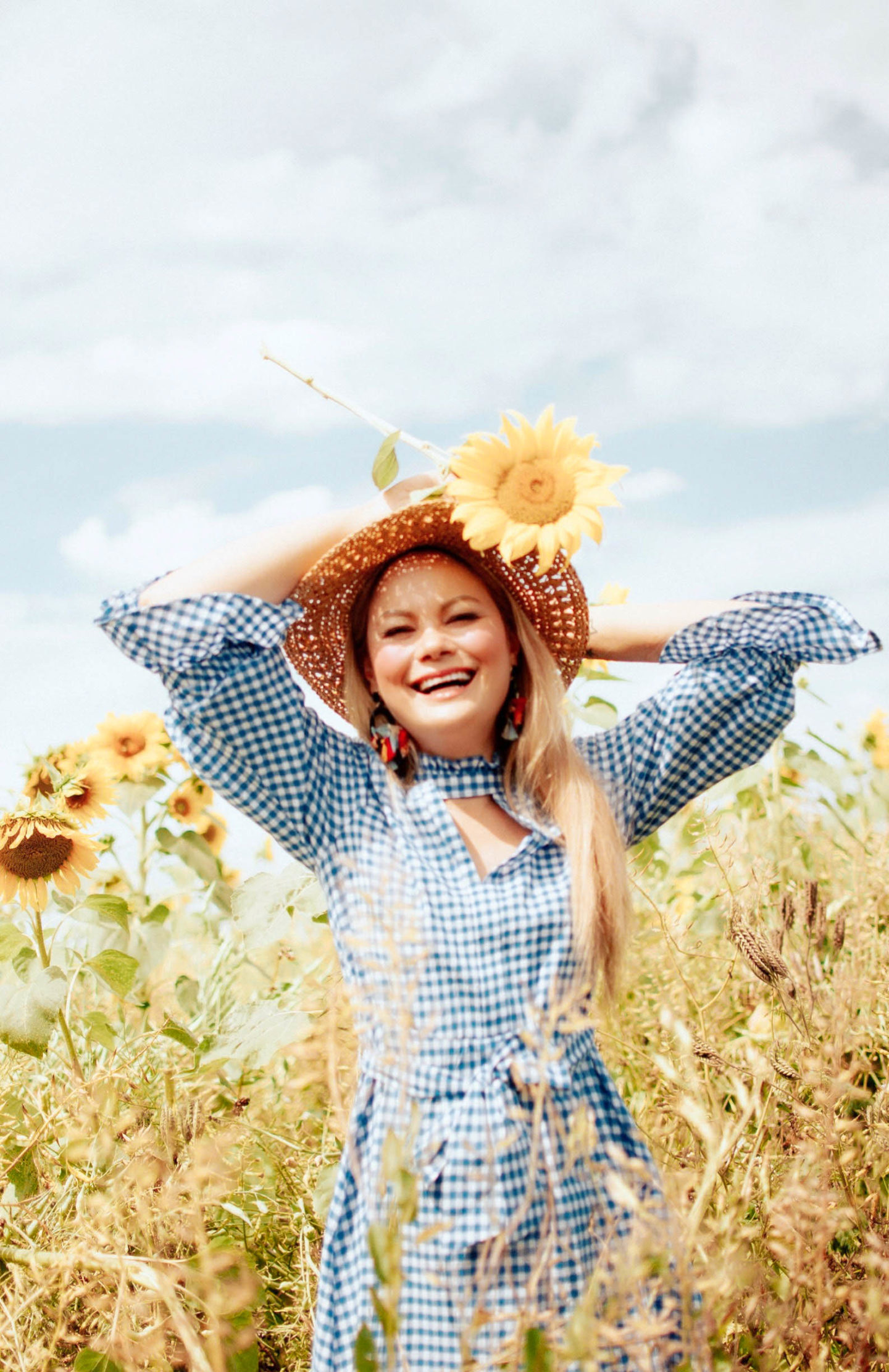 Sunflower-fields-Vanessa-Lambert-What-Would-V-Wear-Hair-Cuttery