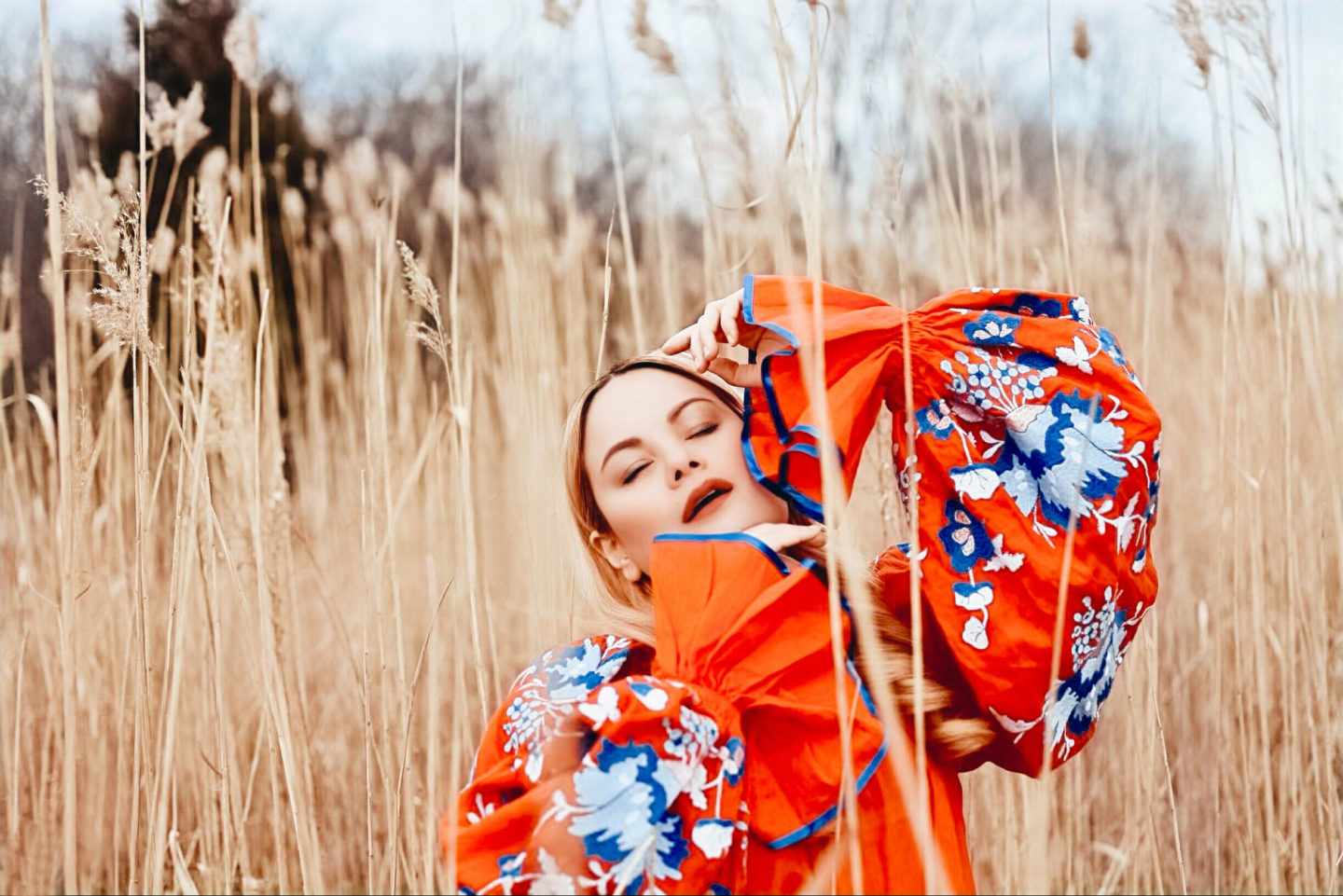 field-fashion-photoshoot-vanessa-lambert-blogger-whatwouldvwear