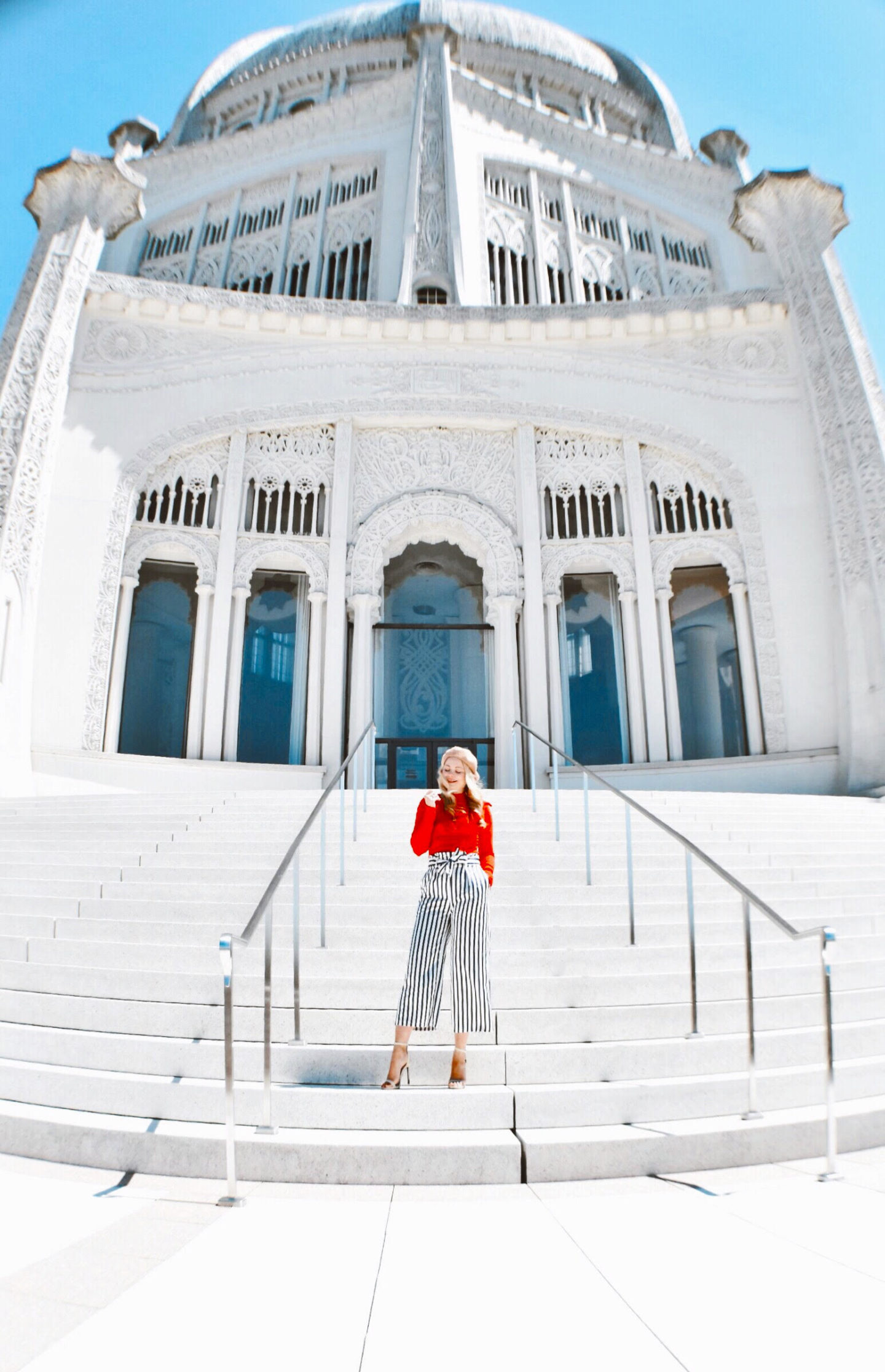 The-Bahá'í-Temple-Vanessa-Lambert-famous-blogger-WhatWouldVWear