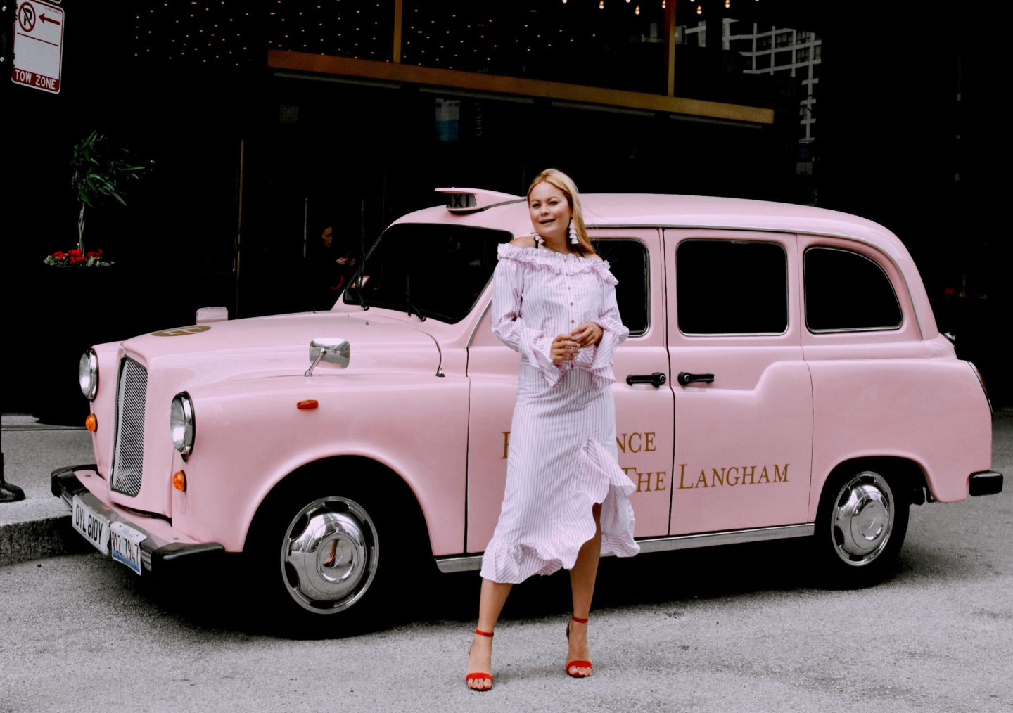  the-langham-hotel-pink-dress-car-chicago-blog-whatwouldvwear
