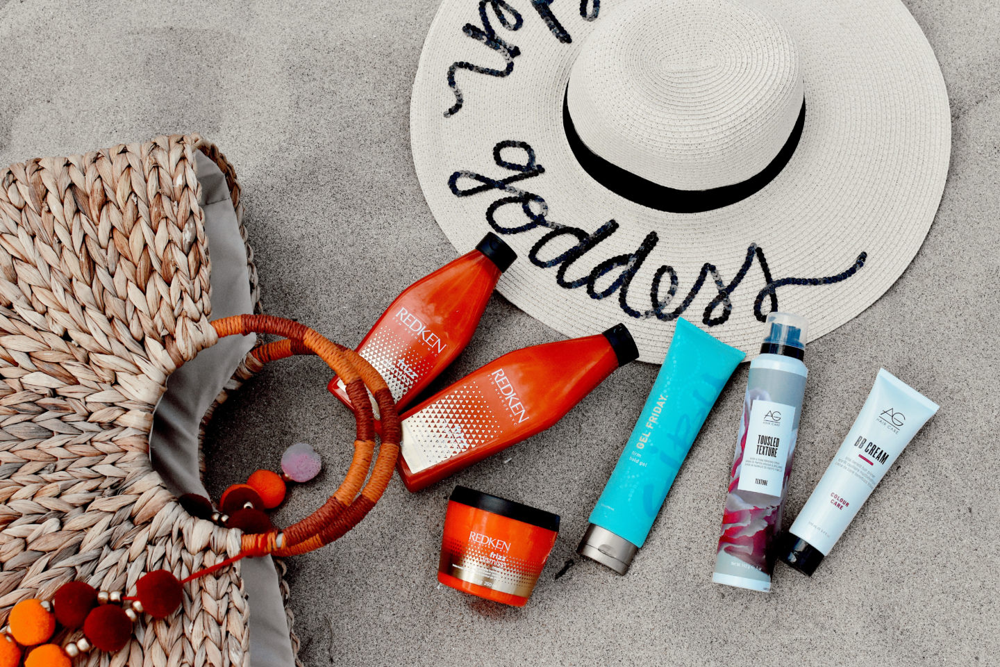  summer-beach-bag-essentials-healthy-hair-vanessa-lambert-redken-whatwouldvwear