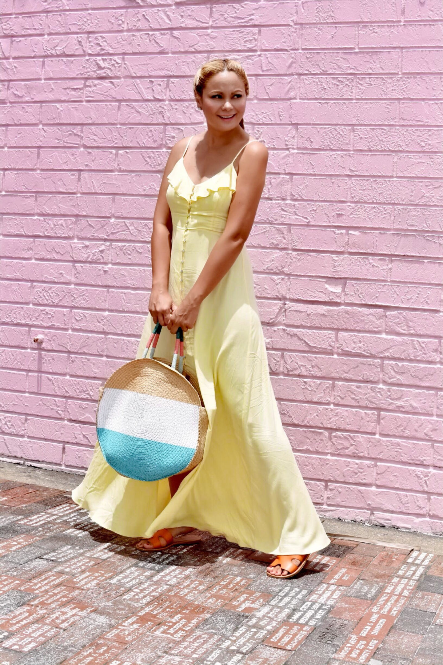 New-Smyrna-Beach-yellow-maxi-dress-famous-blogger-whatwouldvwear-vanessa-lambert