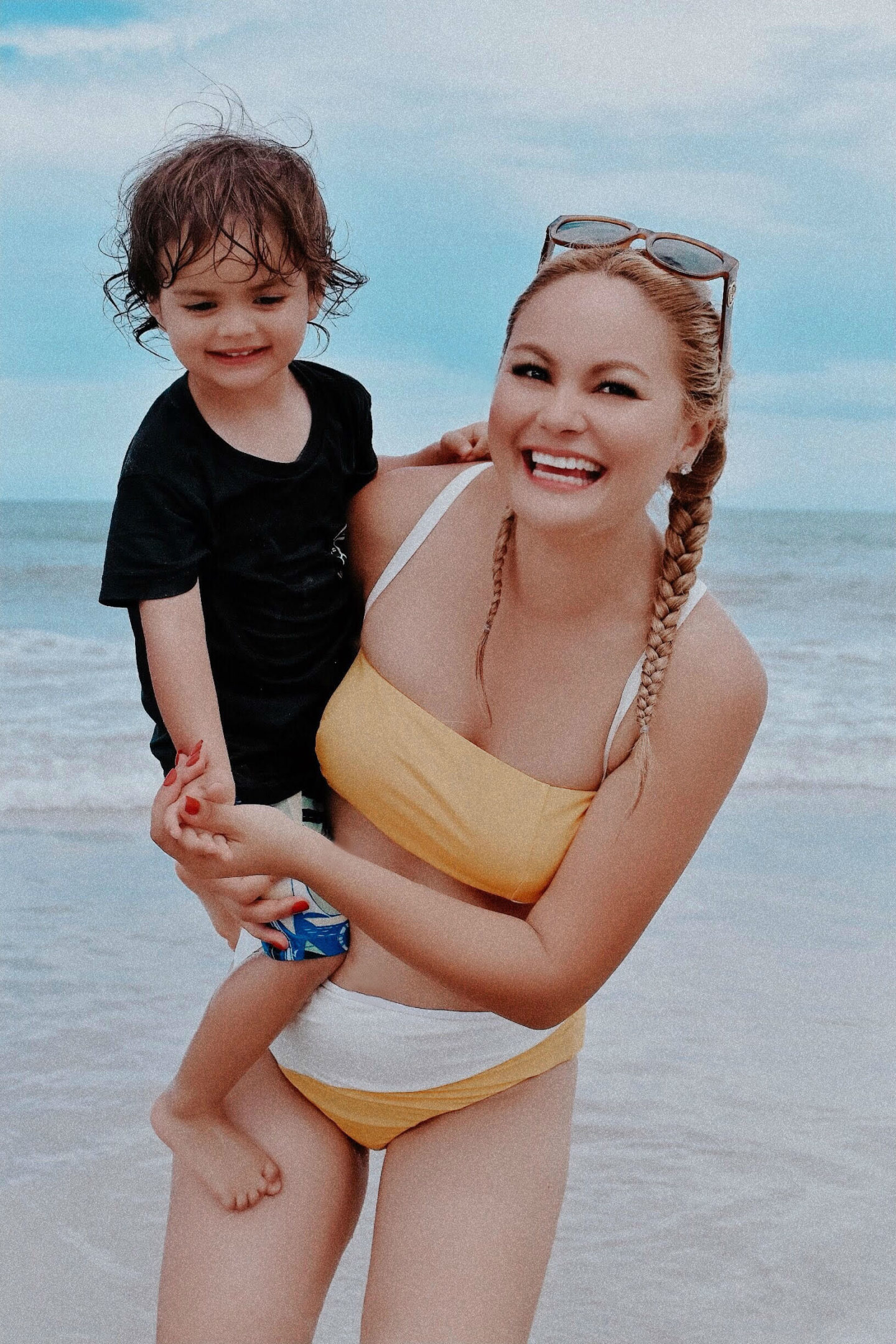 family-time-at-the-beach-florida-vanessa-lambert-whatwouldvwear