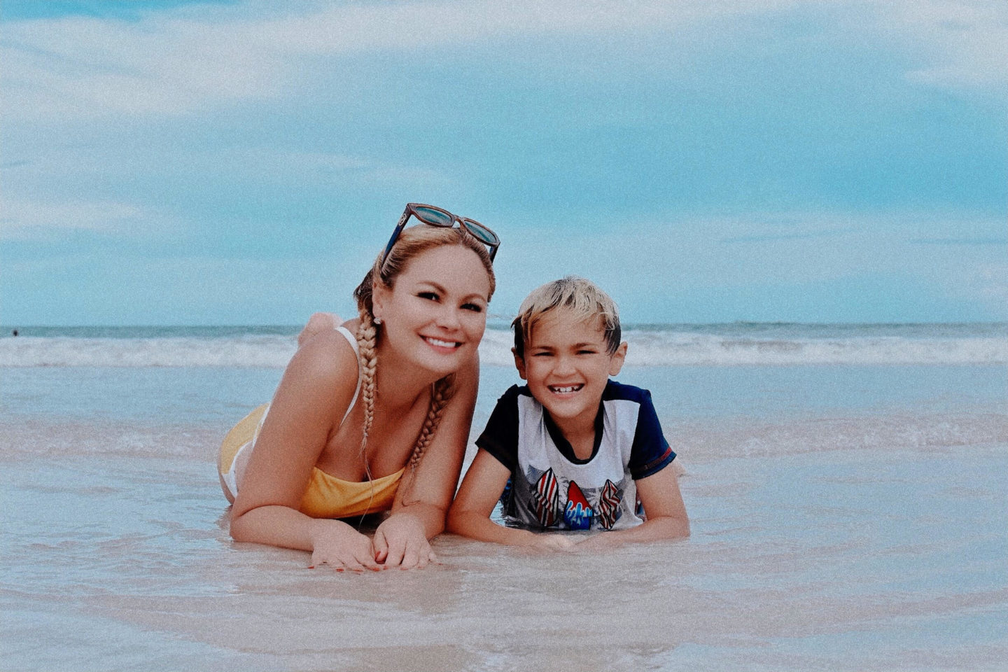 family-time-at-the-beach-florida-vanessa-lambert-whatwouldvwear