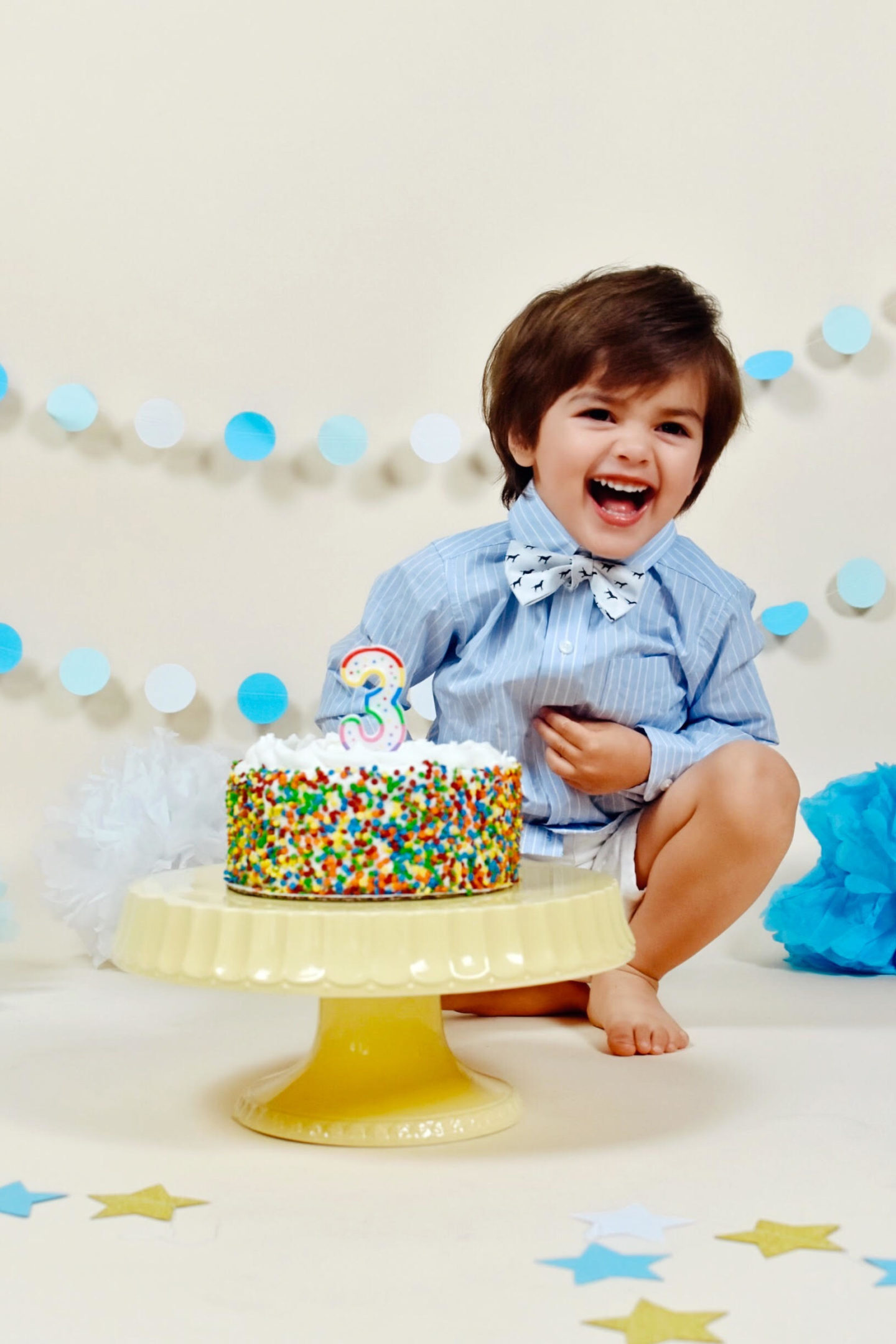 third-birthday-cake-jaxson-son-vanessa-lambert-whatwouldvwear